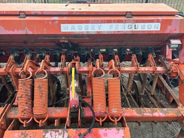 Красный Массей Фергюсон МФ, объемом двигателя 0 л и пробегом 0 тыс. км за 1446 $, фото 3 на Automoto.ua
