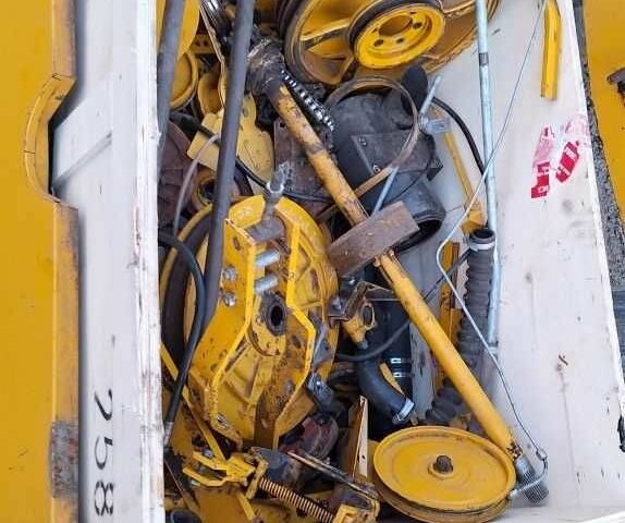 Массей Фергюсон Другая, объемом двигателя 3.8 л и пробегом 120 тыс. км за 2800 $, фото 6 на Automoto.ua