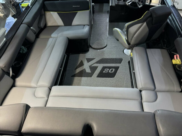 Чорний МастерКрафт XT20, об'ємом двигуна 5 л та пробігом 185 тис. км за 70000 $, фото 10 на Automoto.ua