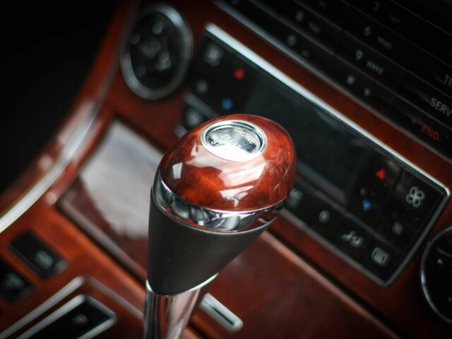 Черный Майбах 57, объемом двигателя 5.5 л и пробегом 68 тыс. км за 61052 $, фото 13 на Automoto.ua