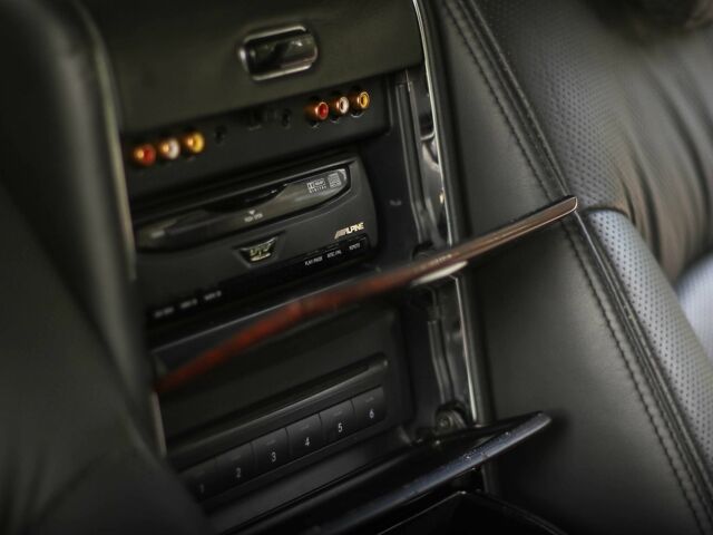 Черный Майбах 57, объемом двигателя 5.5 л и пробегом 68 тыс. км за 61052 $, фото 18 на Automoto.ua