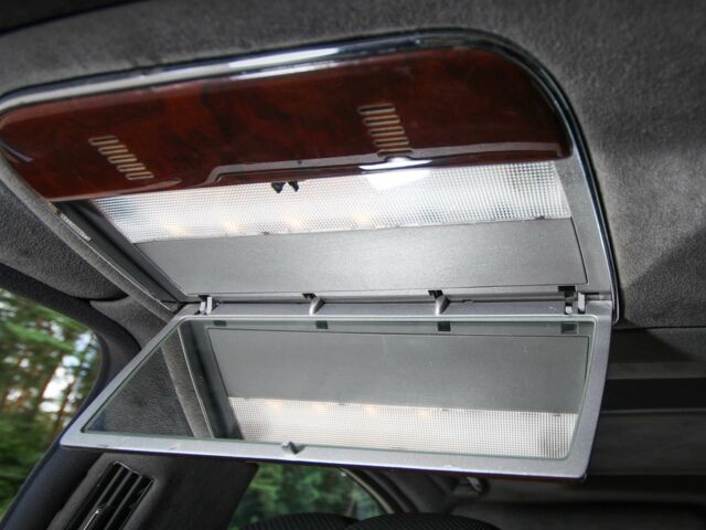 Черный Майбах 57, объемом двигателя 5.5 л и пробегом 68 тыс. км за 61052 $, фото 21 на Automoto.ua