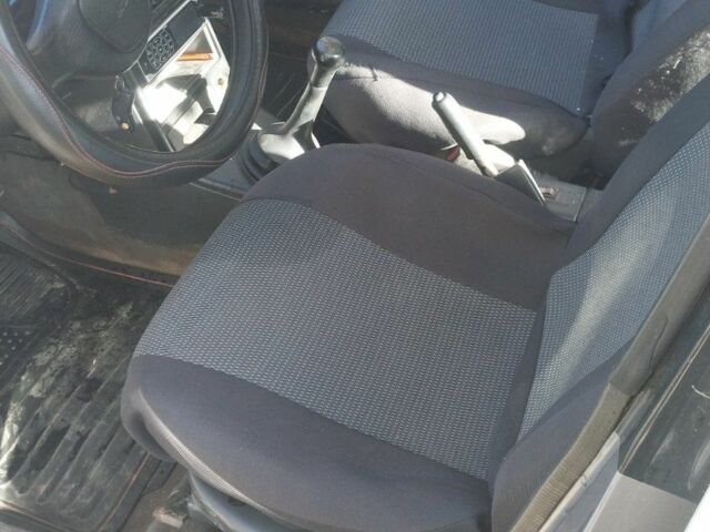 Серый Мазда 121, объемом двигателя 0 л и пробегом 250 тыс. км за 1700 $, фото 1 на Automoto.ua