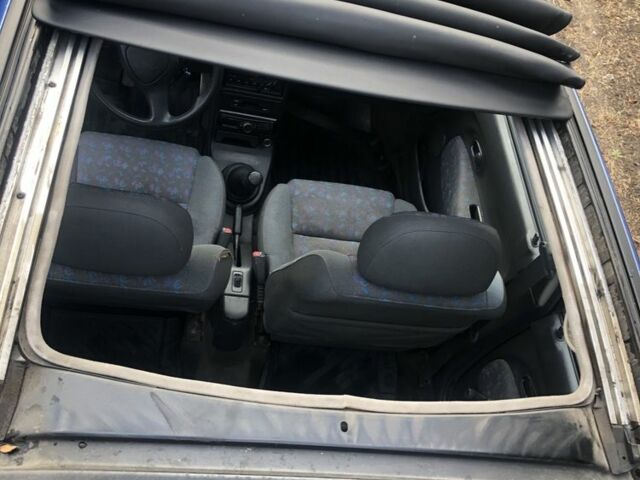 Синий Мазда 121, объемом двигателя 1.3 л и пробегом 173 тыс. км за 1025 $, фото 11 на Automoto.ua