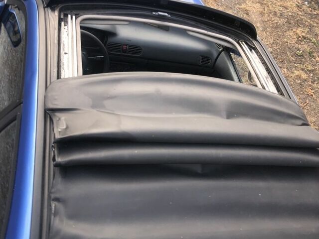 Синий Мазда 121, объемом двигателя 1.3 л и пробегом 173 тыс. км за 1025 $, фото 10 на Automoto.ua