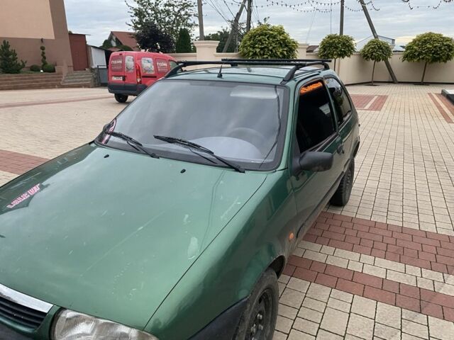 Зеленый Мазда 121, объемом двигателя 1.8 л и пробегом 315 тыс. км за 2000 $, фото 2 на Automoto.ua
