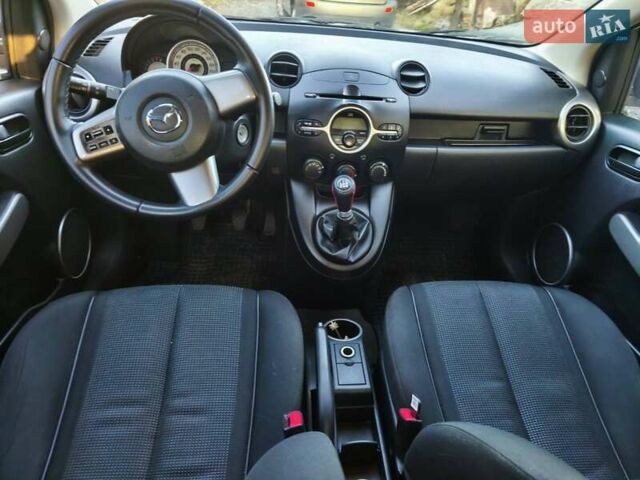 Білий Мазда 2, об'ємом двигуна 1.5 л та пробігом 165 тис. км за 5550 $, фото 9 на Automoto.ua
