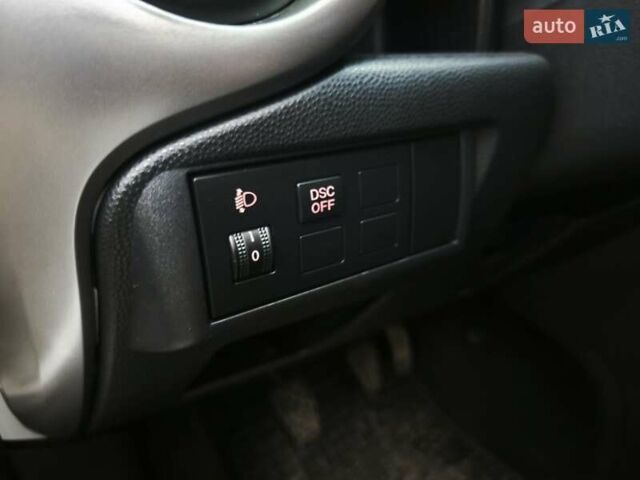 Білий Мазда 2, об'ємом двигуна 1.5 л та пробігом 170 тис. км за 5500 $, фото 10 на Automoto.ua