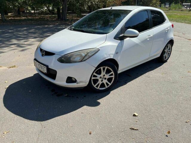 Білий Мазда 2, об'ємом двигуна 1.5 л та пробігом 13 тис. км за 5200 $, фото 4 на Automoto.ua