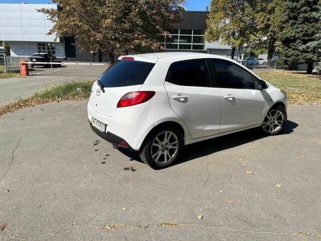 Білий Мазда 2, об'ємом двигуна 1.5 л та пробігом 13 тис. км за 5200 $, фото 3 на Automoto.ua