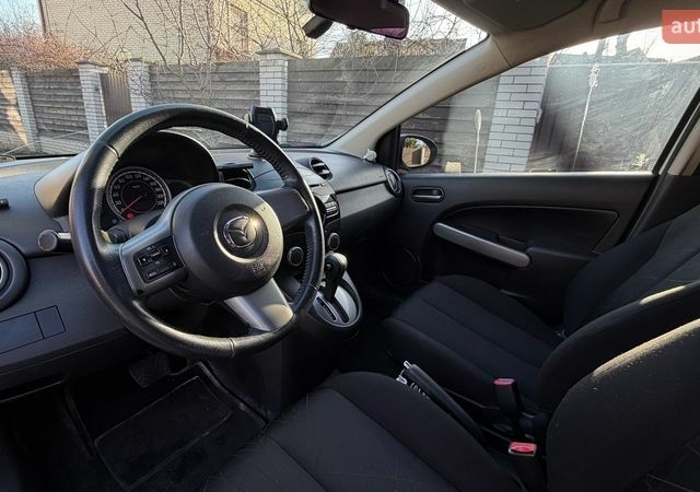 Белый Мазда 2, объемом двигателя 1.5 л и пробегом 164 тыс. км за 6400 $, фото 17 на Automoto.ua