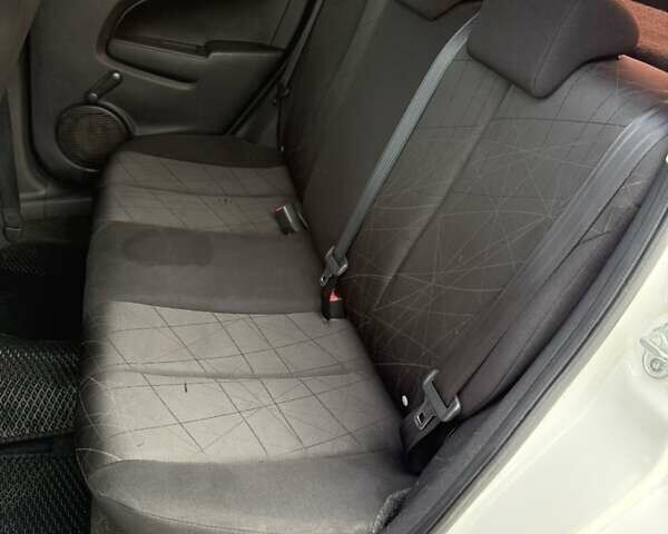 Білий Мазда 2, об'ємом двигуна 1.5 л та пробігом 135 тис. км за 7654 $, фото 14 на Automoto.ua