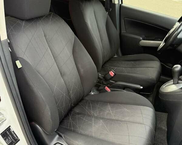Білий Мазда 2, об'ємом двигуна 1.5 л та пробігом 135 тис. км за 7654 $, фото 18 на Automoto.ua