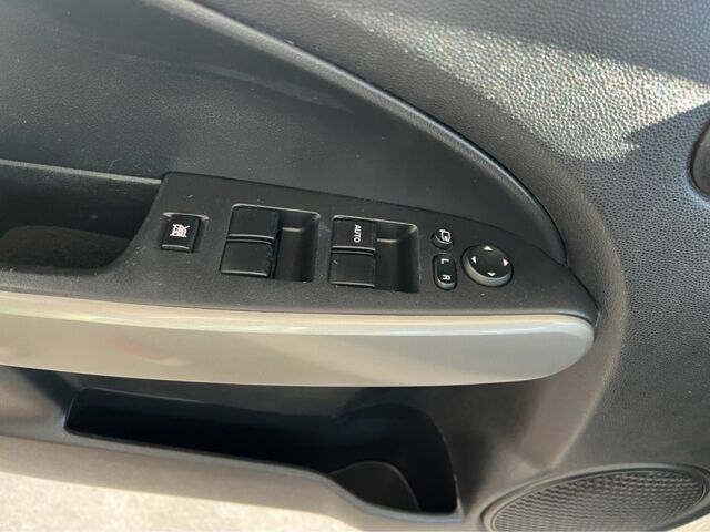 Білий Мазда 2, об'ємом двигуна 1.5 л та пробігом 139 тис. км за 5900 $, фото 15 на Automoto.ua