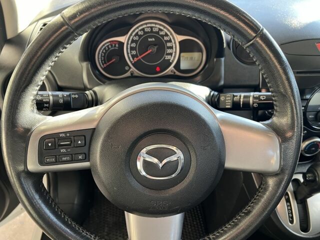 Білий Мазда 2, об'ємом двигуна 1.5 л та пробігом 139 тис. км за 5900 $, фото 10 на Automoto.ua