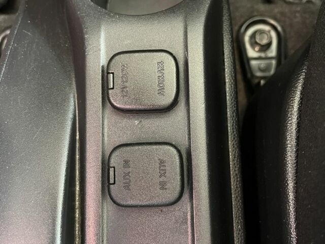 Білий Мазда 2, об'ємом двигуна 1.5 л та пробігом 139 тис. км за 5900 $, фото 16 на Automoto.ua