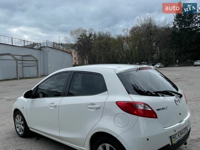 Белый Мазда 2, объемом двигателя 1.5 л и пробегом 74 тыс. км за 8150 $, фото 3 на Automoto.ua