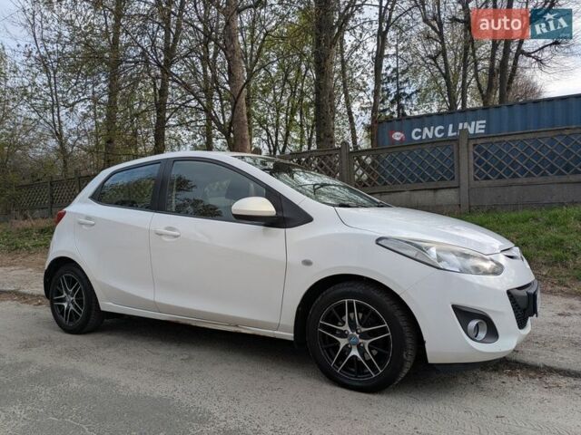 Белый Мазда 2, объемом двигателя 1.5 л и пробегом 194 тыс. км за 8700 $, фото 4 на Automoto.ua