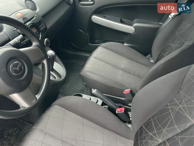 Белый Мазда 2, объемом двигателя 1.5 л и пробегом 74 тыс. км за 8150 $, фото 9 на Automoto.ua