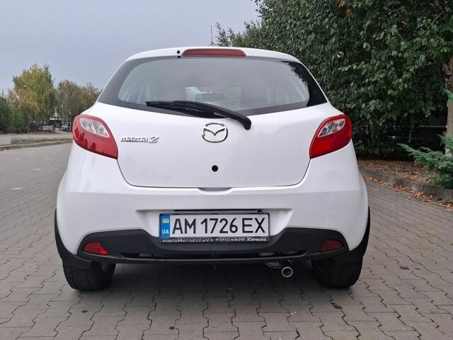 Білий Мазда 2, об'ємом двигуна 1.5 л та пробігом 151 тис. км за 8700 $, фото 9 на Automoto.ua