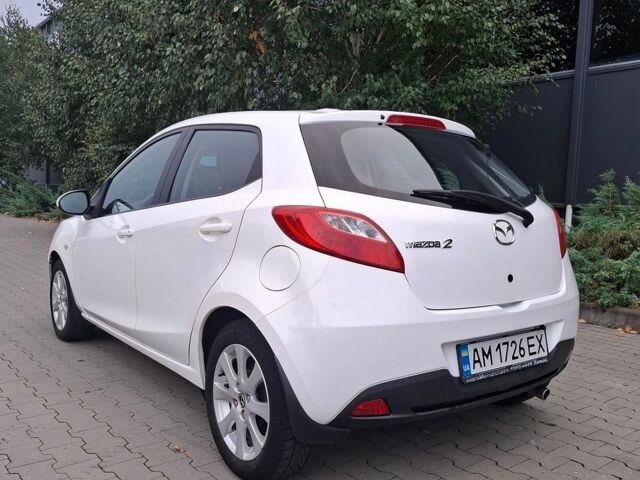 Білий Мазда 2, об'ємом двигуна 1.5 л та пробігом 151 тис. км за 8700 $, фото 6 на Automoto.ua