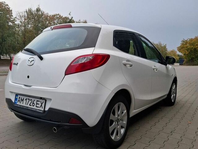 Білий Мазда 2, об'ємом двигуна 1.5 л та пробігом 151 тис. км за 8700 $, фото 10 на Automoto.ua