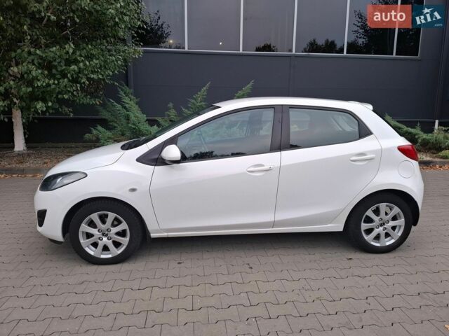 Білий Мазда 2, об'ємом двигуна 1.5 л та пробігом 151 тис. км за 8700 $, фото 7 на Automoto.ua