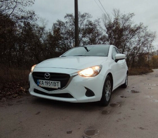 Білий Мазда 2, об'ємом двигуна 15 л та пробігом 131 тис. км за 10700 $, фото 3 на Automoto.ua