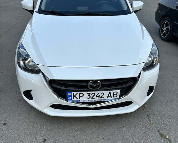 Білий Мазда 2, об'ємом двигуна 1.5 л та пробігом 46 тис. км за 10500 $, фото 1 на Automoto.ua