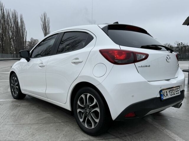 Белый Мазда 2, объемом двигателя 1.5 л и пробегом 75 тыс. км за 273 $, фото 5 на Automoto.ua