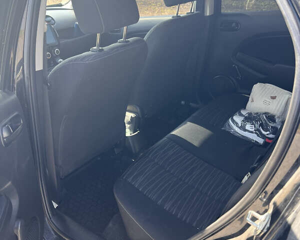 Черный Мазда 2, объемом двигателя 1.3 л и пробегом 250 тыс. км за 4200 $, фото 9 на Automoto.ua