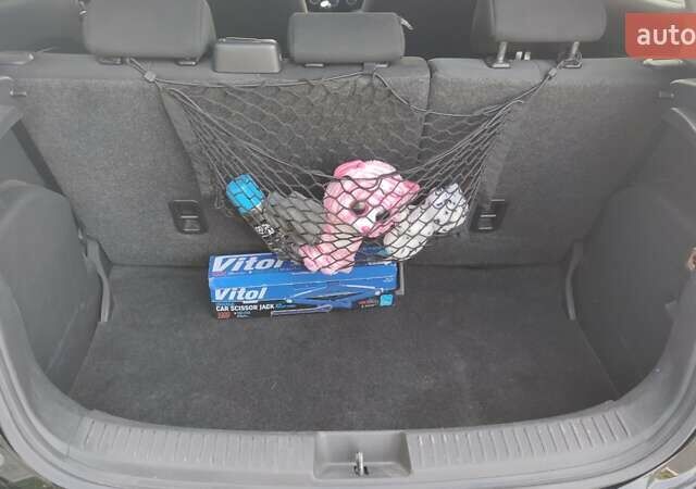 Чорний Мазда 2, об'ємом двигуна 1.3 л та пробігом 178 тис. км за 6000 $, фото 23 на Automoto.ua