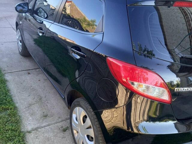 Черный Мазда 2, объемом двигателя 1.5 л и пробегом 200 тыс. км за 5000 $, фото 5 на Automoto.ua