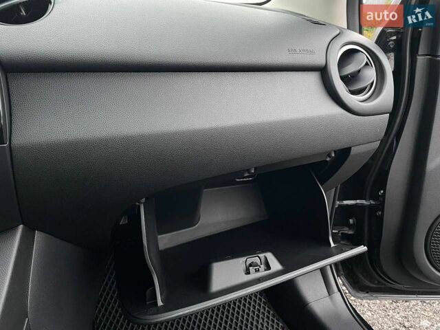 Чорний Мазда 2, об'ємом двигуна 1.5 л та пробігом 83 тис. км за 7699 $, фото 41 на Automoto.ua