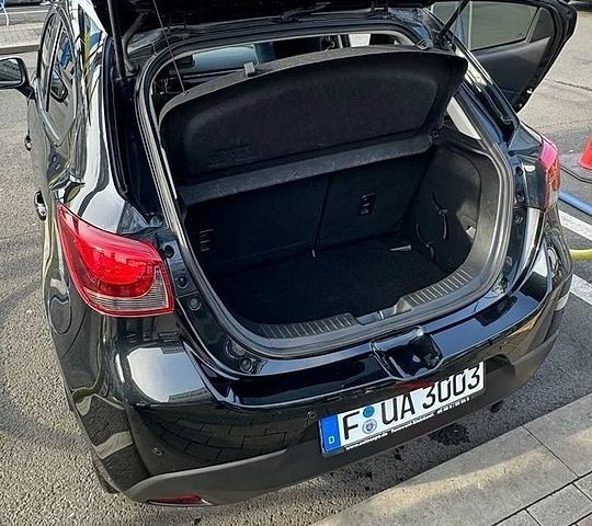 Чорний Мазда 2, об'ємом двигуна 1.5 л та пробігом 180 тис. км за 6500 $, фото 8 на Automoto.ua
