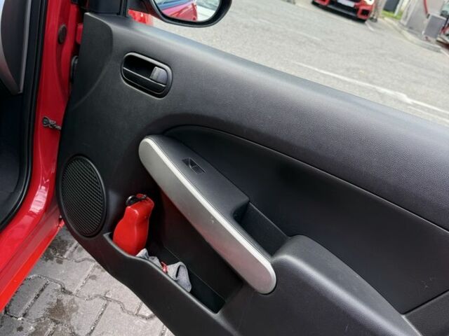 Мазда 2 2008 в Ужгороде на Automoto.ua Красный Мазда 2, объемом двигателя 1.5 л и пробегом 208 тыс. км за 6000 $, фото 5 на Automoto.ua