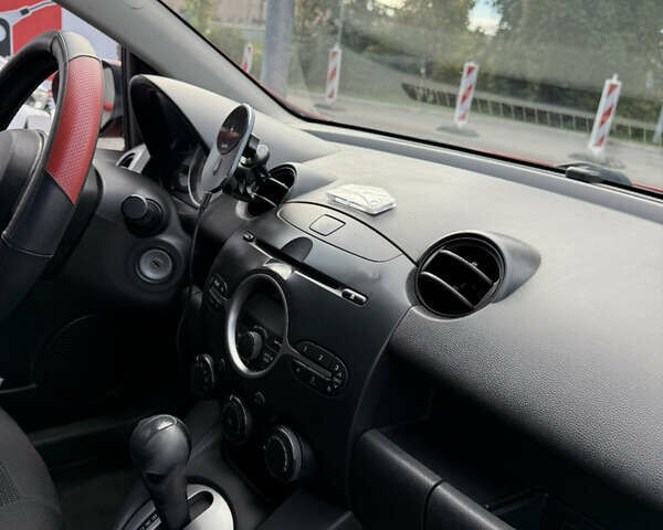 Красный Мазда 2, объемом двигателя 1.5 л и пробегом 208 тыс. км за 6200 $, фото 7 на Automoto.ua