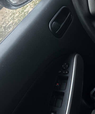 Красный Мазда 2, объемом двигателя 1.5 л и пробегом 109 тыс. км за 7100 $, фото 9 на Automoto.ua