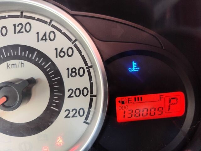 Красный Мазда 2, объемом двигателя 1.5 л и пробегом 138 тыс. км за 6500 $, фото 6 на Automoto.ua