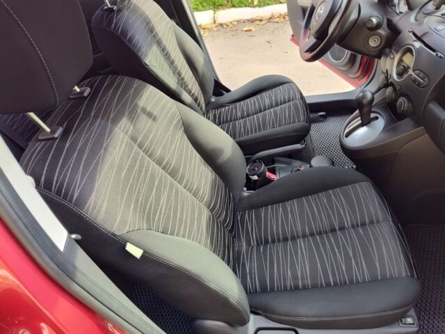 Красный Мазда 2, объемом двигателя 1.5 л и пробегом 138 тыс. км за 6500 $, фото 5 на Automoto.ua