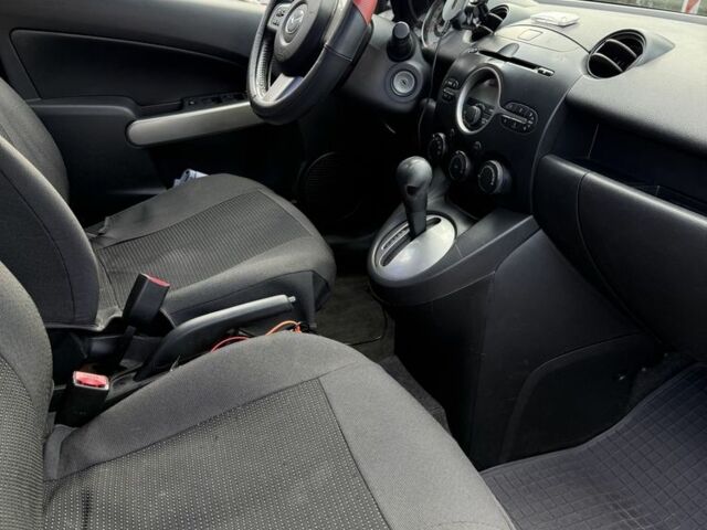 Мазда 2 2008 в Ужгороде на Automoto.ua Красный Мазда 2, объемом двигателя 1.5 л и пробегом 208 тыс. км за 6000 $, фото 6 на Automoto.ua