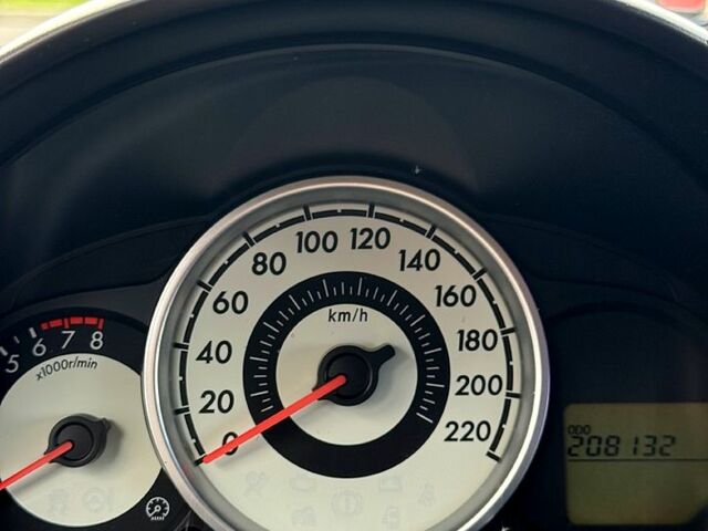 Мазда 2 2008 в Днепре (Днепропетровске) на Automoto.ua Красный Мазда 2, объемом двигателя 1.5 л и пробегом 208 тыс. км за 6000 $, фото 10 на Automoto.ua