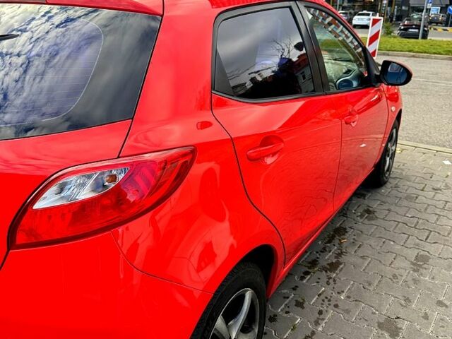 Мазда 2 2008 в Днепре (Днепропетровске) на Automoto.ua Красный Мазда 2, объемом двигателя 1.5 л и пробегом 208 тыс. км за 6000 $, фото 2 на Automoto.ua