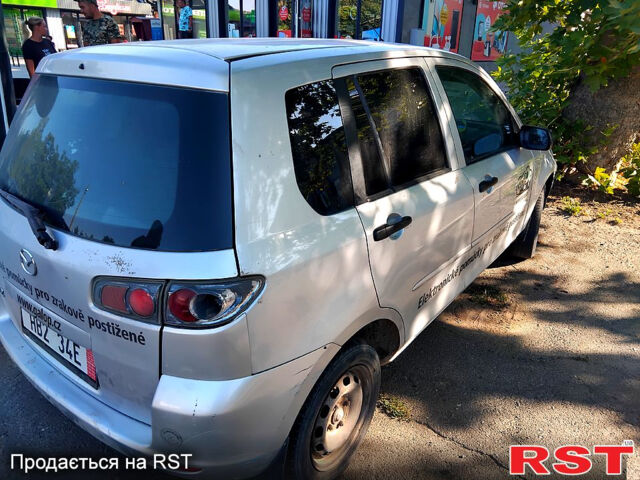 Мазда 2, об'ємом двигуна 1.2 л та пробігом 123 тис. км за 1000 $, фото 3 на Automoto.ua