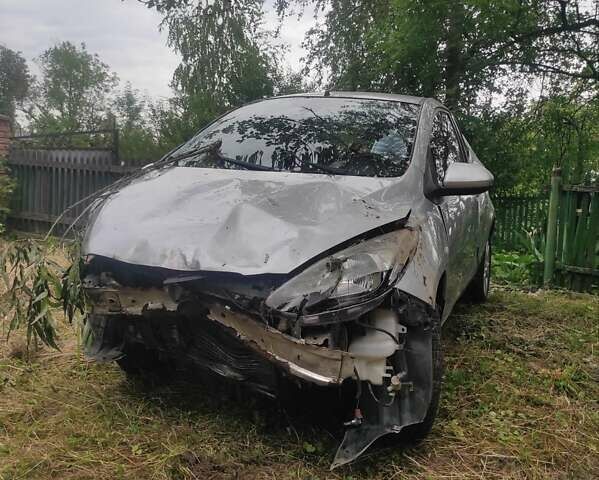Мазда 2, объемом двигателя 1.4 л и пробегом 213 тыс. км за 1250 $, фото 2 на Automoto.ua