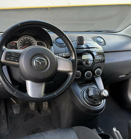 Мазда 2, объемом двигателя 1.35 л и пробегом 218 тыс. км за 5300 $, фото 6 на Automoto.ua