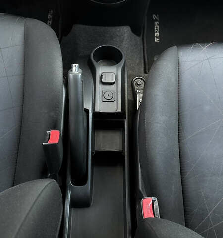 Мазда 2, объемом двигателя 1.35 л и пробегом 218 тыс. км за 5300 $, фото 17 на Automoto.ua