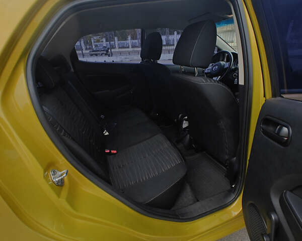Жовтий Мазда 2, об'ємом двигуна 1.5 л та пробігом 103 тис. км за 6200 $, фото 8 на Automoto.ua