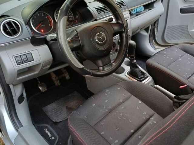 Серый Мазда 2, объемом двигателя 1.2 л и пробегом 185 тыс. км за 3800 $, фото 3 на Automoto.ua