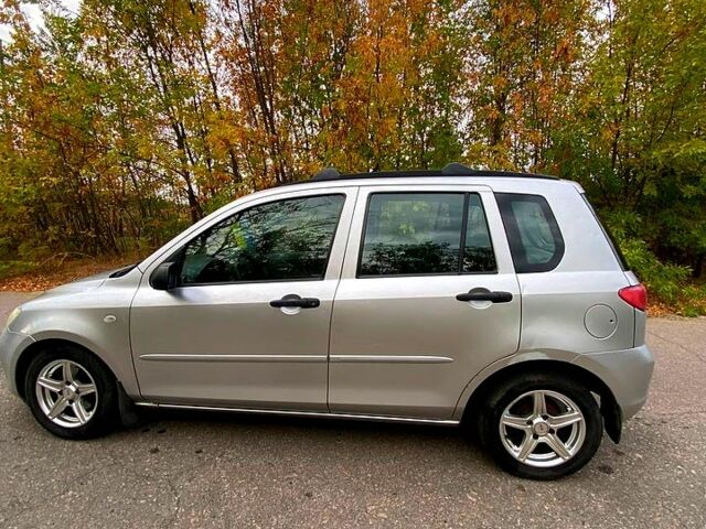 Сірий Мазда 2, об'ємом двигуна 1.4 л та пробігом 250 тис. км за 3000 $, фото 6 на Automoto.ua